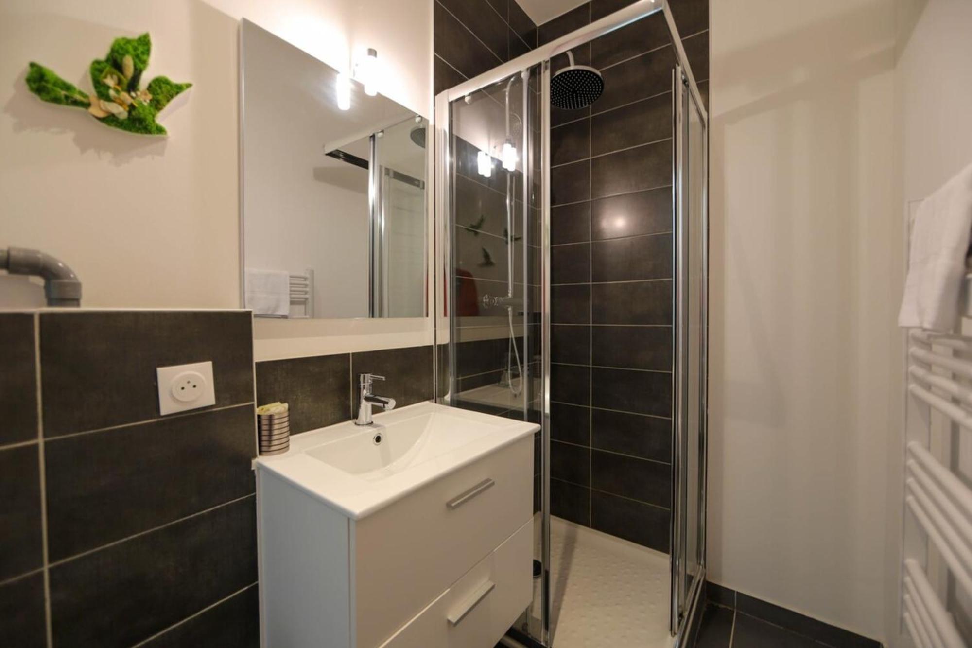 Апартаменты Le Petit Plus - Studio Confortable Avec Parking Анси Экстерьер фото