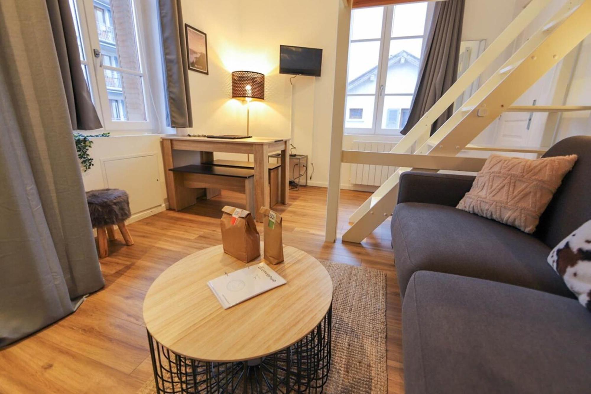 Апартаменты Le Petit Plus - Studio Confortable Avec Parking Анси Экстерьер фото